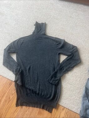 Zara Grey Turtleneck Sweater - Classic Comfort